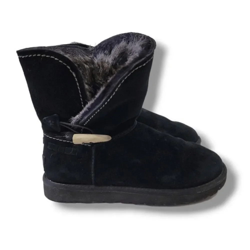 UGG Womens Meadow Short Suede Fur Lined Boots in Black Size 7